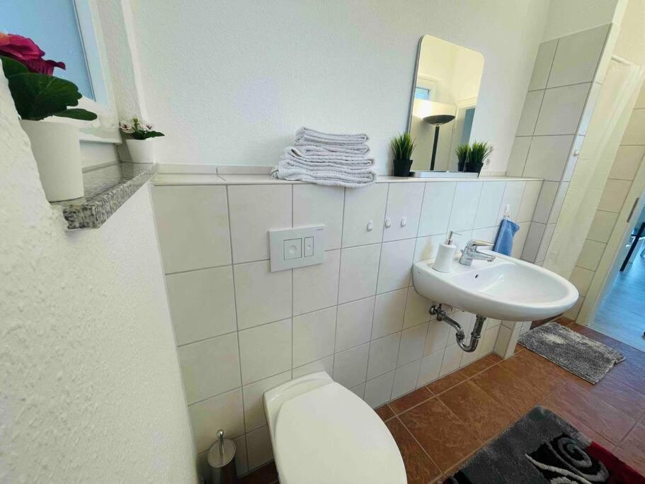 Schoenes Bungalow, Check-In Kontaktlos, Zentral 뒤스부르크 외부 사진