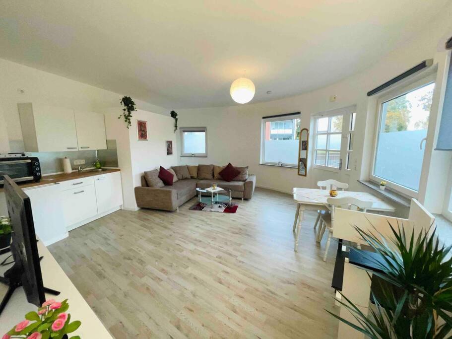 Schoenes Bungalow, Check-In Kontaktlos, Zentral 뒤스부르크 외부 사진